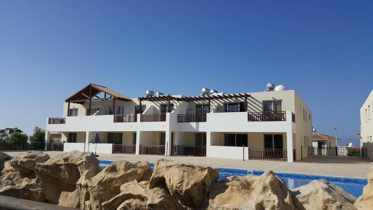 2 Bedroom Poolside Apartment E9 Peyia Dış mekan fotoğraf