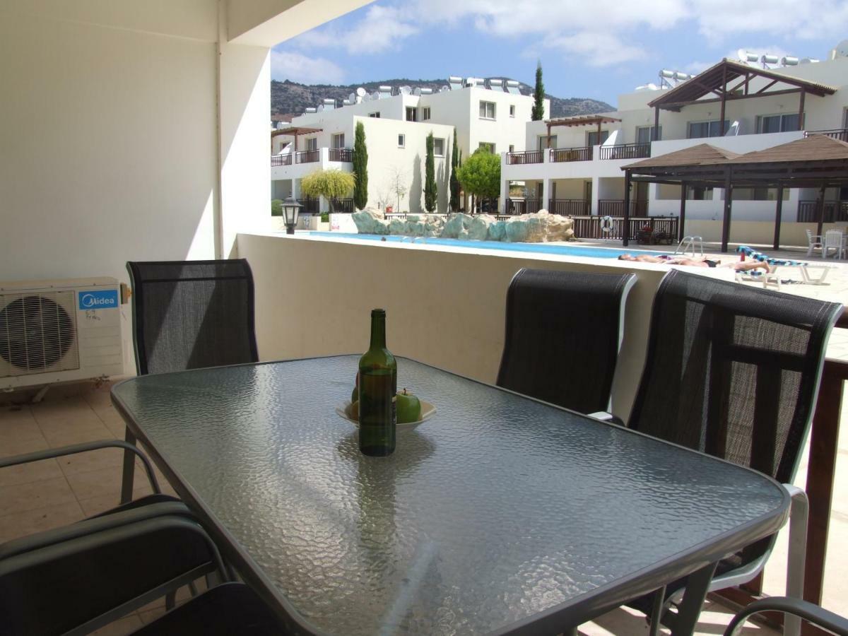 2 Bedroom Poolside Apartment E9 Peyia Dış mekan fotoğraf