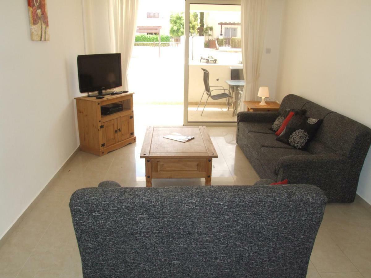 2 Bedroom Poolside Apartment E9 Peyia Dış mekan fotoğraf